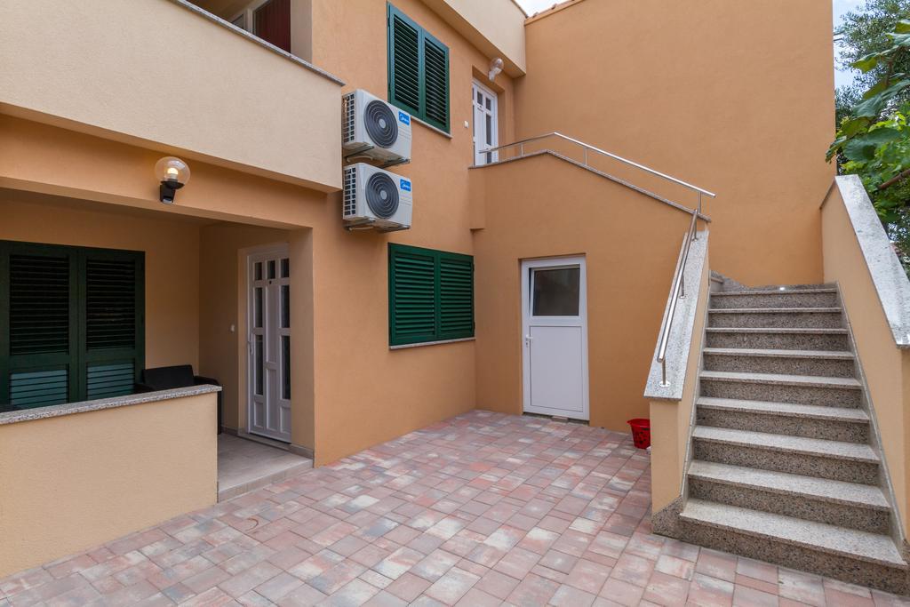 וודיצה Apartments Villa-Ines Center מראה חיצוני תמונה